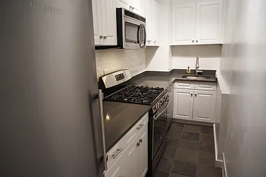 Rented by Verdi Square Realty