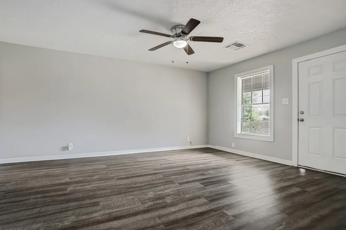 Building Photo - 308 Bennett Dr