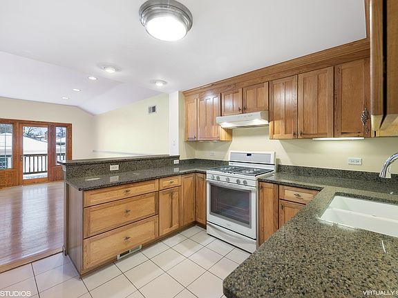 4th image of 7614 W Clarence Ave
