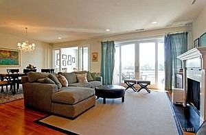 2nd image of 2835 N Lakewood Ave APT 4A