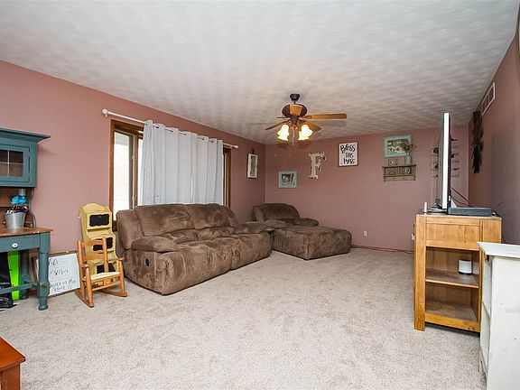 3rd image of 30 Northbrooke Ct