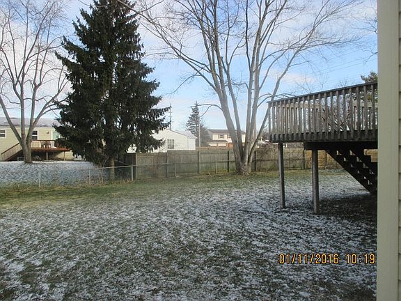 3rd image of 2528 Stoney Way