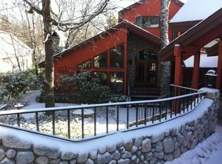 975 Tyrol Ln, Lake Arrowhead, CA 92352