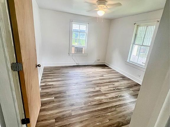 3rd image of 815 Morgan St