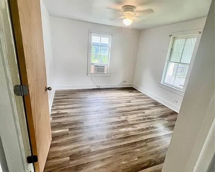 815 Morgan St — Photo 3