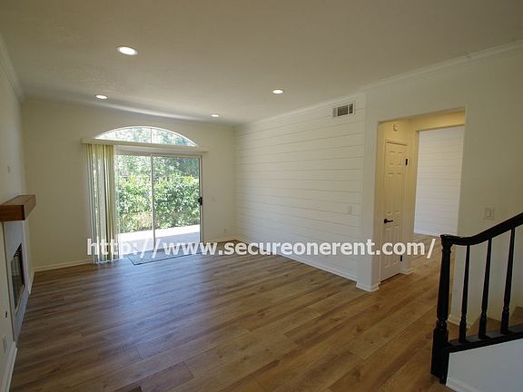 5th image of 11502 Country Creek Ct