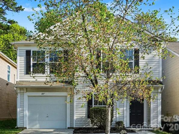 227 Morning Dew Dr, Concord, NC 28025