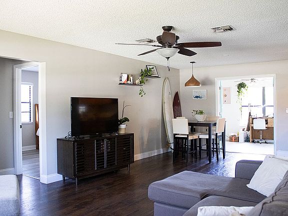 3rd image of 1550 Polynesian Ln