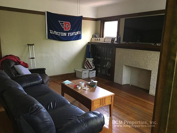3rd image of 3823 N Lawndale Ave #3B