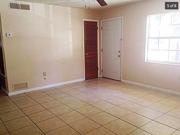 3rd image of 3746 Yosemite Dr
