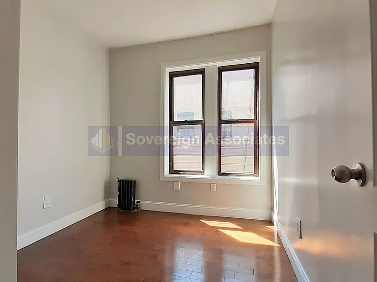 2254 5th Ave #14 — Photo 7