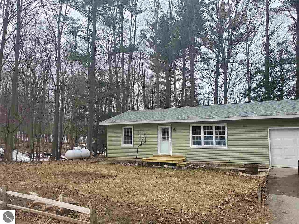 1st image of 2409 McNab Ct