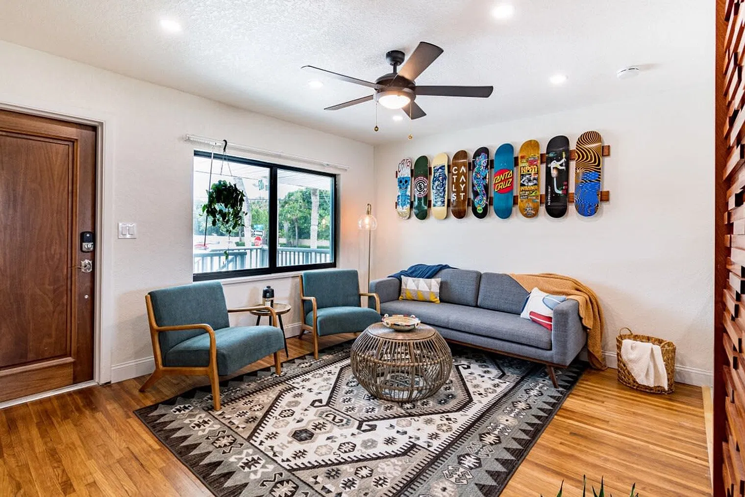 2 bed, 1.0 bath, $3,427 — Photo 3