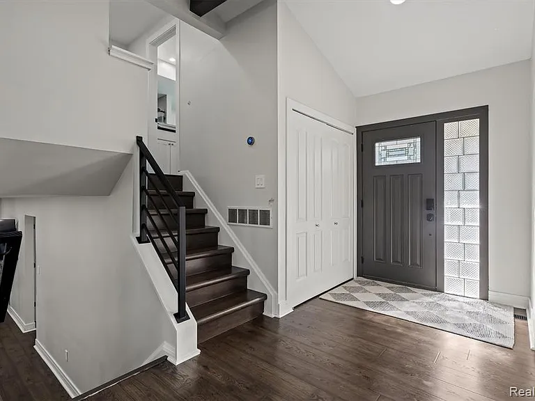 6511 Timber Ridge Dr — Photo 2