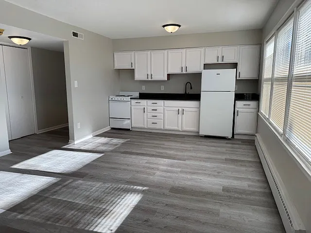 182 W North St #6 — Photo 3