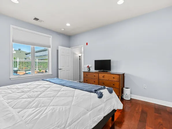 7400 River Road image 11 of 34