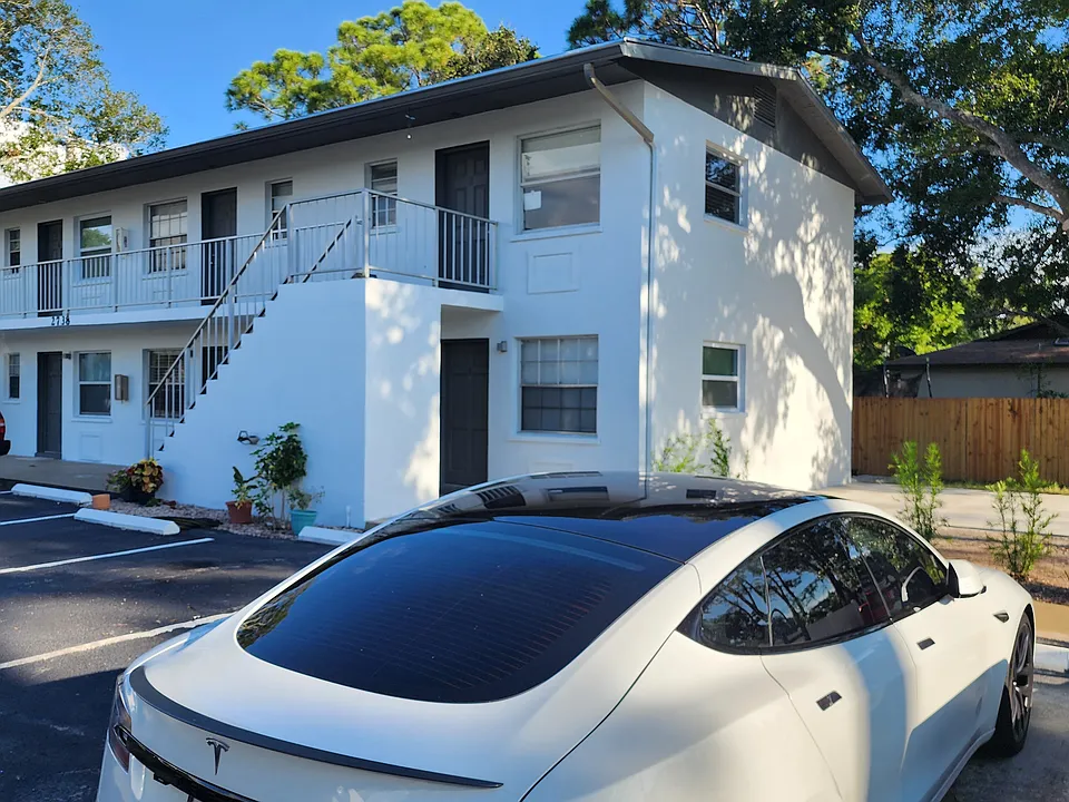 2738 Grand Cayman St #4