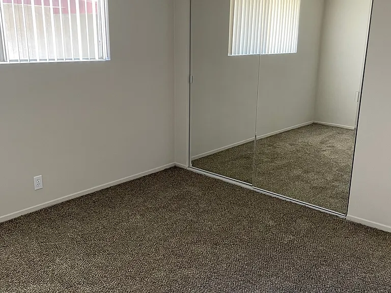 2449 Mohawk St — Photo 6