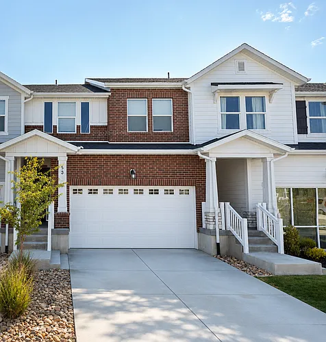 594 N 260 W Photo 1