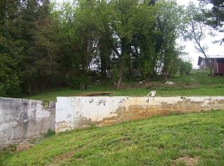 823 Henry St, Marion, VA 24354