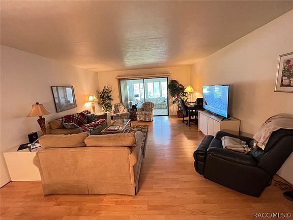 4th image of 156 E Glassboro Ct