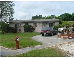 1st image of 800 SW 27th St