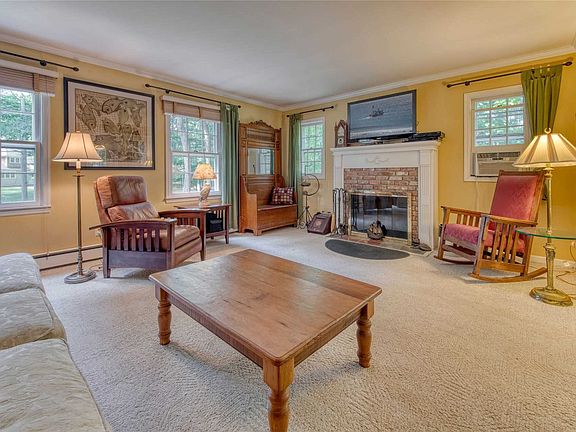 3rd image of 1300 Long Creek Dr