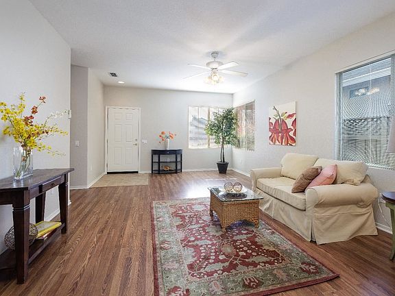 4th image of 110 Ivy Arbor Ct