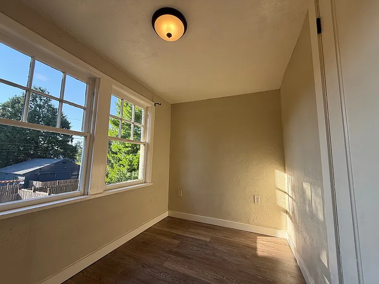 1435 18th St NE — Photo 28
