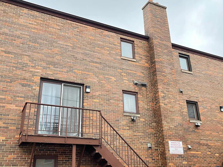 8020 N Kilpatrick Ave #D — Photo 3