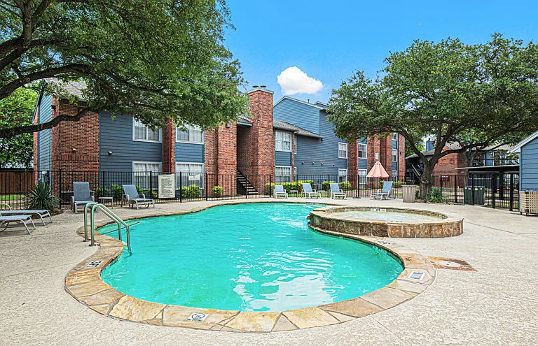 Oaks of Lewisville Apartments — Photo 35