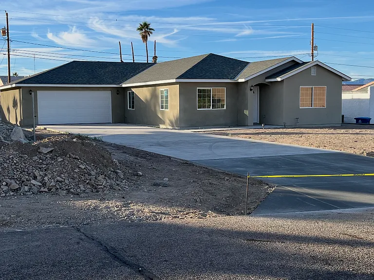 2740 Inverness Dr — Photo 13