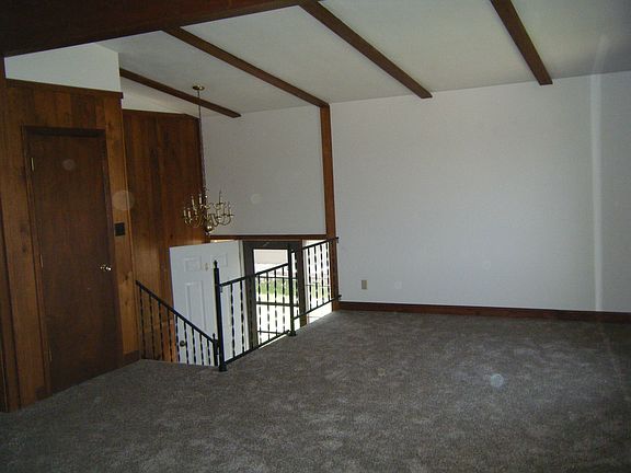 3rd image of 3167 Elm Dr