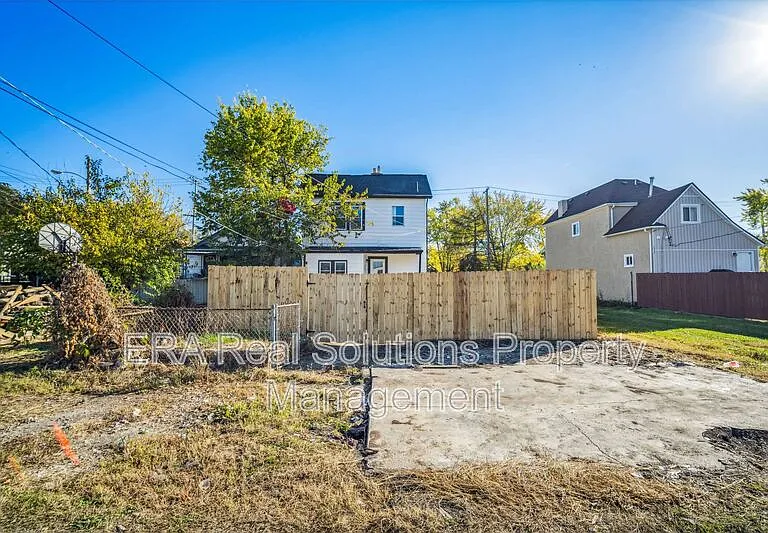 105 Rodgers Ave — Photo 44