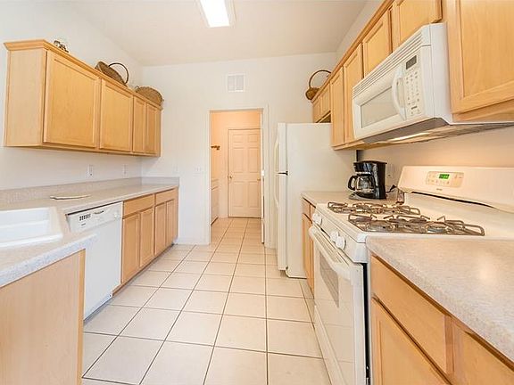 3rd image of 522 Heron Point Way