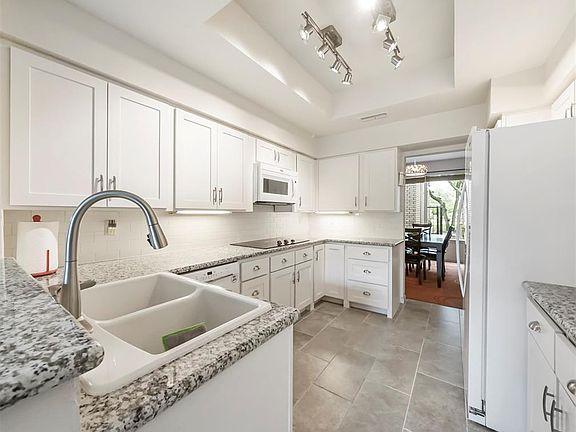 5th image of 1304 Chardonnay Dr #4