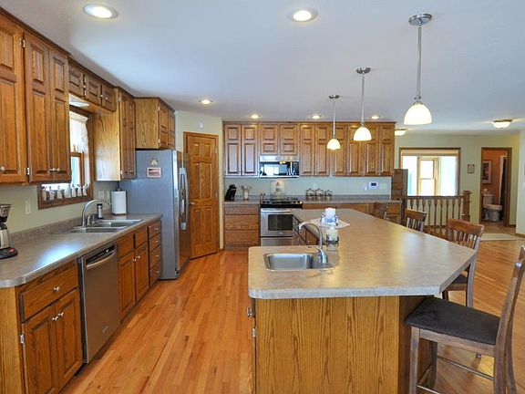 3rd image of 11138 Cove Dr