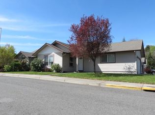 1455 Andy Griffith Dr, Grants Pass, OR 97527