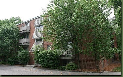 4th image of 139 Woodmere Ave APT 10