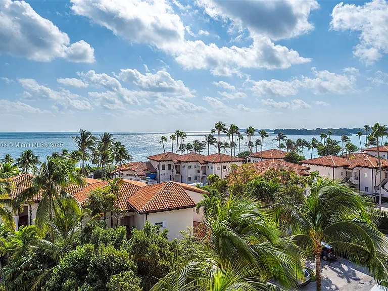 19253 Fisher Island Dr #19253 — Photo 41