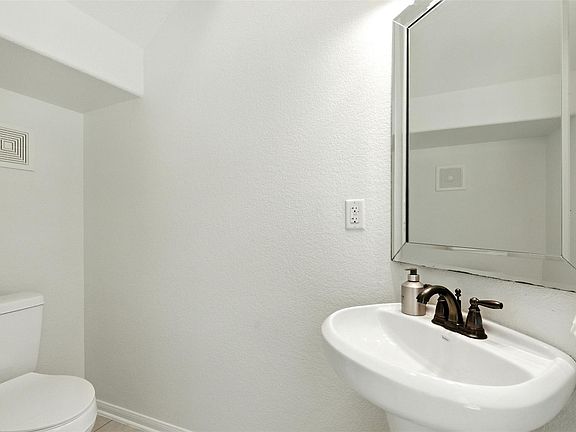 5th image of 3219 This Way
