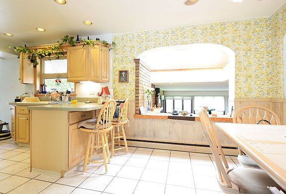 KITCHEN DINING