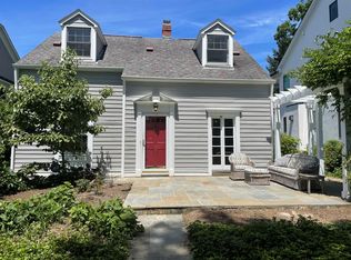 2822 University Ter NW, Washington, DC 20016