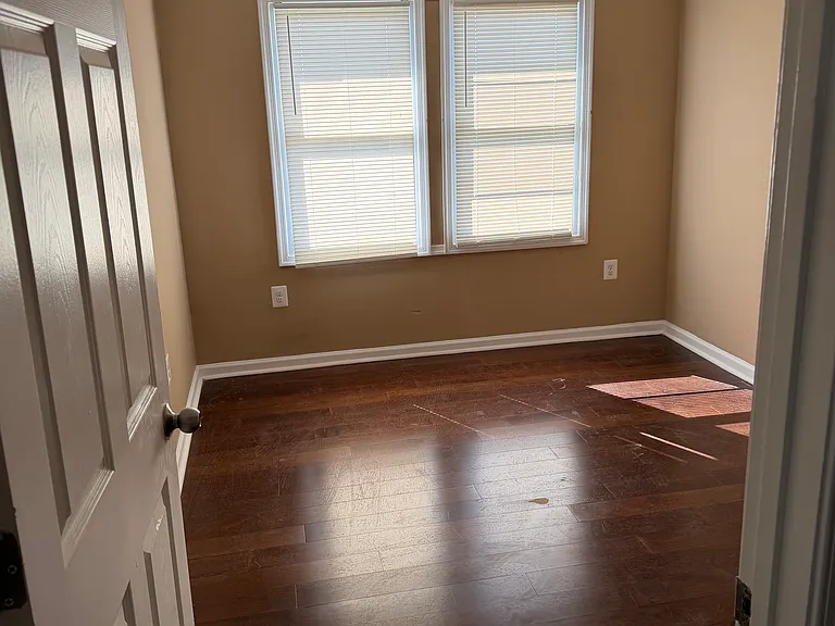 4217 Moravia Rd — Photo 4