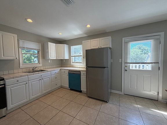 3rd image of 2813 N Morgan St #A