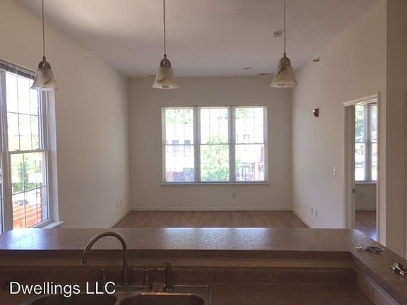 3rd image of 545 E Southern Dr APT 202