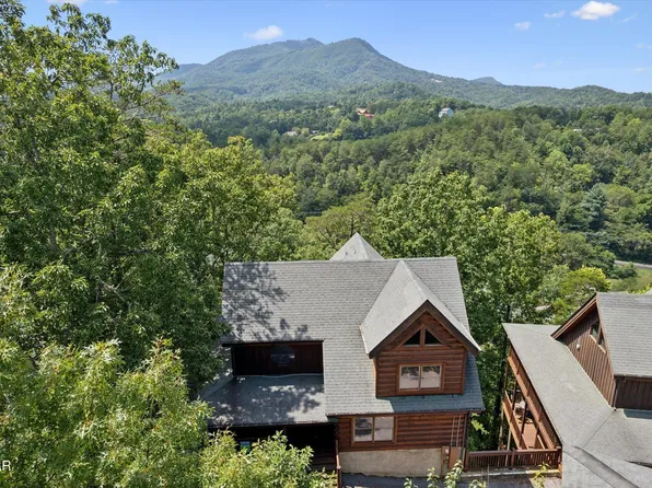 1304 Timberwolf Way, Sevierville, TN 37876