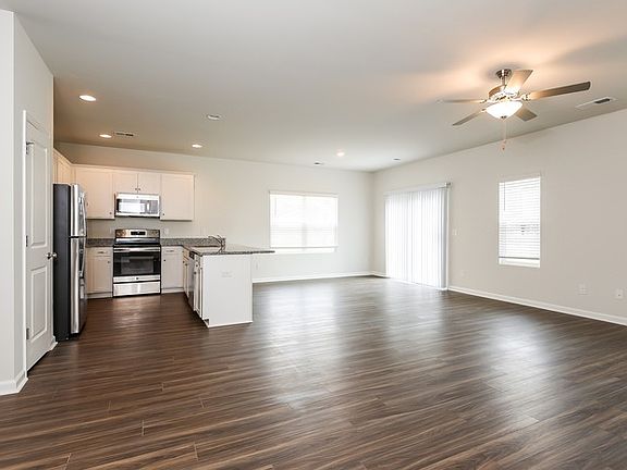 5th image of 113 Shire Dr