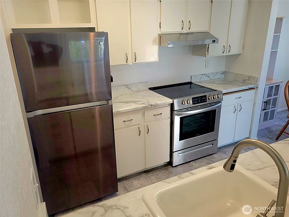 4th image of 18100 15th Avenue NE #C218