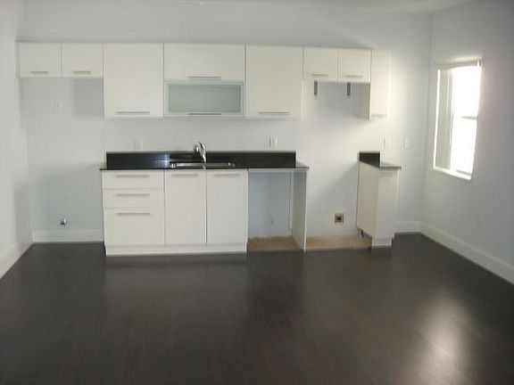 LIVING ROOM/ KITCHEN